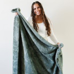 PATTERNED FAUX FUR THROW BLANKETS - Image 36
