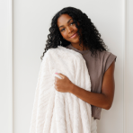 PATTERNED FAUX FUR THROW BLANKETS - Image 8