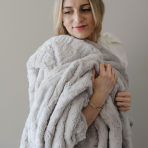 PATTERNED FAUX FUR THROW BLANKETS - Image 6